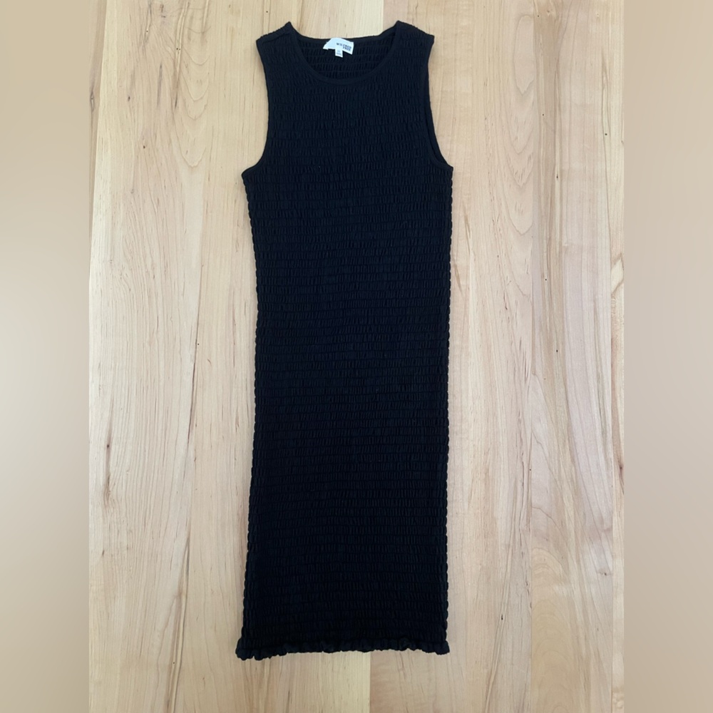 Aritzia - Wilfred Free - Smocked Bodycon Dress